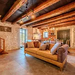 別荘 Romantic Pet Friendly House Orhideja - By Tourist Agency Leut