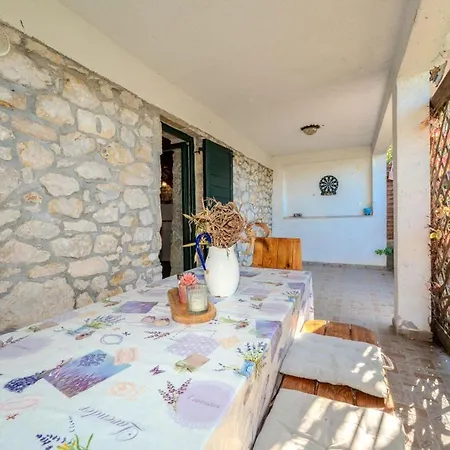 Romantic Pet Friendly House Orhideja - By Tourist Agency Leut 펜션 프리블라카