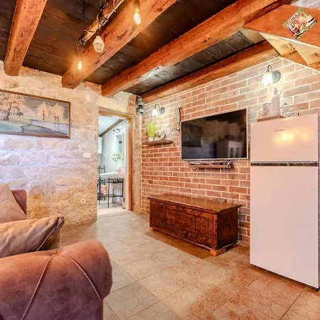 Romantic Pet Friendly House Orhideja - By Tourist Agency Leut 度假居 *