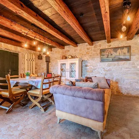 Romantic Pet Friendly House Orhideja - By Tourist Agency Leut 度假居 普利拉卡