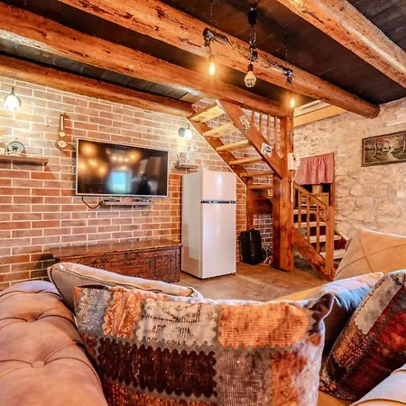 Romantic Pet Friendly House Orhideja - By Tourist Agency Leut 度假居 普利拉卡