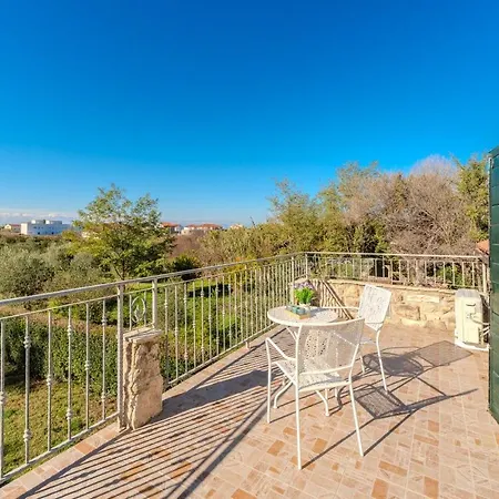 Romantic Pet Friendly House Orhideja - By Tourist Agency Leut 度假居 普利拉卡
