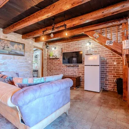 Romantic Pet Friendly House Orhideja - By Tourist Agency Leut 度假居 普利拉卡