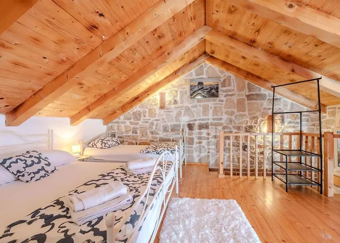 Romantic Pet Friendly House Orhideja - By Tourist Agency Leut