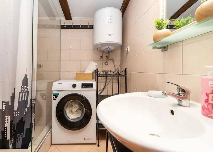 Romantic Pet Friendly House Orhideja - By Tourist Agency Leut 펜션 *