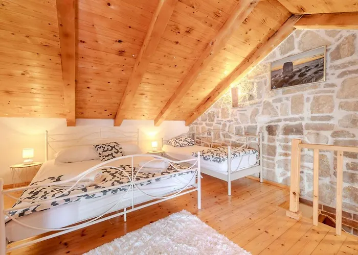 Romantic Pet Friendly House Orhideja - By Tourist Agency Leut