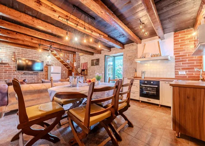 펜션 Romantic Pet Friendly House Orhideja - By Tourist Agency Leut 프리블라카