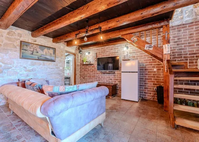 Romantic Pet Friendly House Orhideja - By Tourist Agency Leut بيت للعطل بريفلاكا