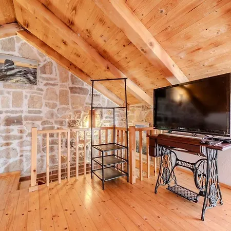 Romantic Pet Friendly House Orhideja - By Tourist Agency Leut *