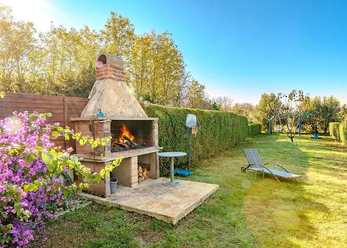 Romantic Pet Friendly House Orhideja - By Tourist Agency Leut Ferienhaus Privlaka (Zadar)