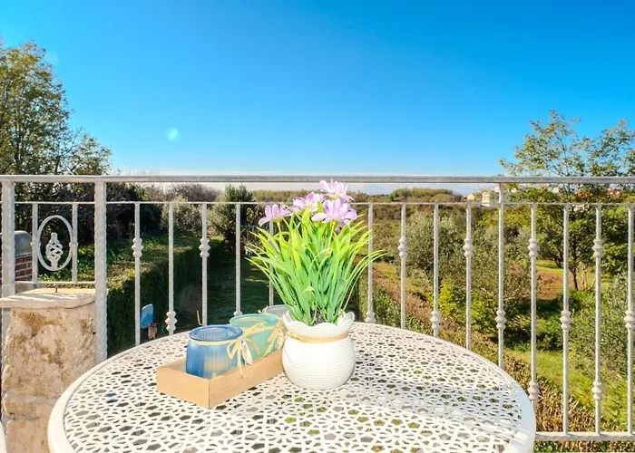 Ferienhaus Romantic Pet Friendly House Orhideja - By Tourist Agency Leut *